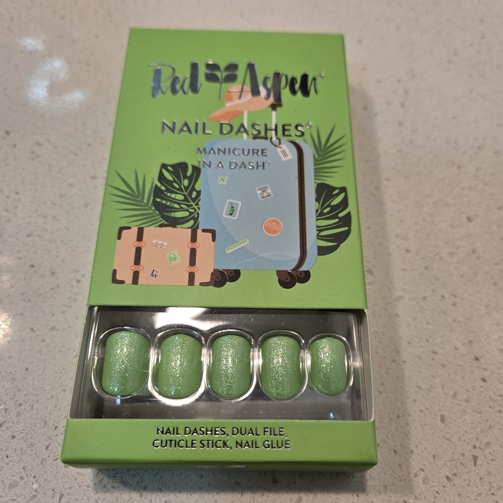 Red Aspen Nail Dashes In Pixie In The Palms